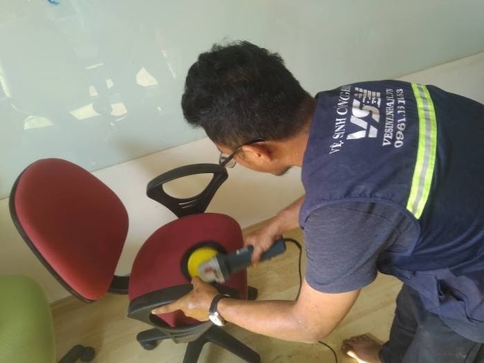 Giặt ghế sofa tại nhà để tránh tình trạng vận chuyển hư hỏng Giặt ghế sofa tại nhà để tránh tình trạng vận chuyển hư hỏng