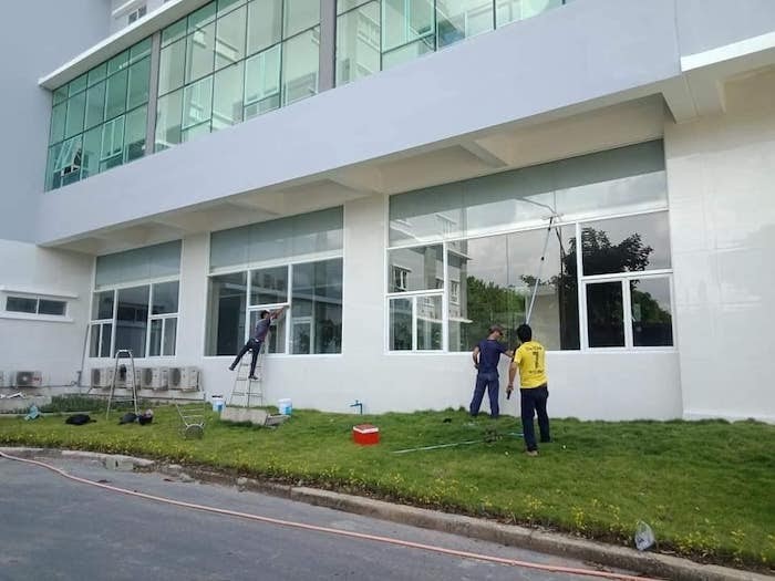 Vệ sinh nhà xưởng tạo không gian tốt để làm việc hiệu quả